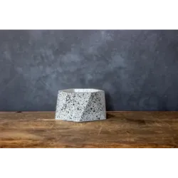 Biała doniczka sześciokątna z marmurem Dodo – Marble White | Beton i włoski detal