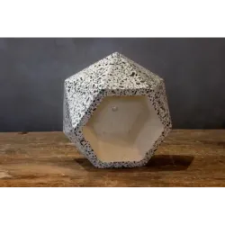Biała doniczka sześciokątna z marmurem Dodo – Marble White | Beton i włoski detal
