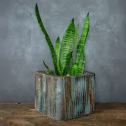 Ozdobna osłonka na donice w paski 25x25x21 cm – ręcznie robiona, unikalny design