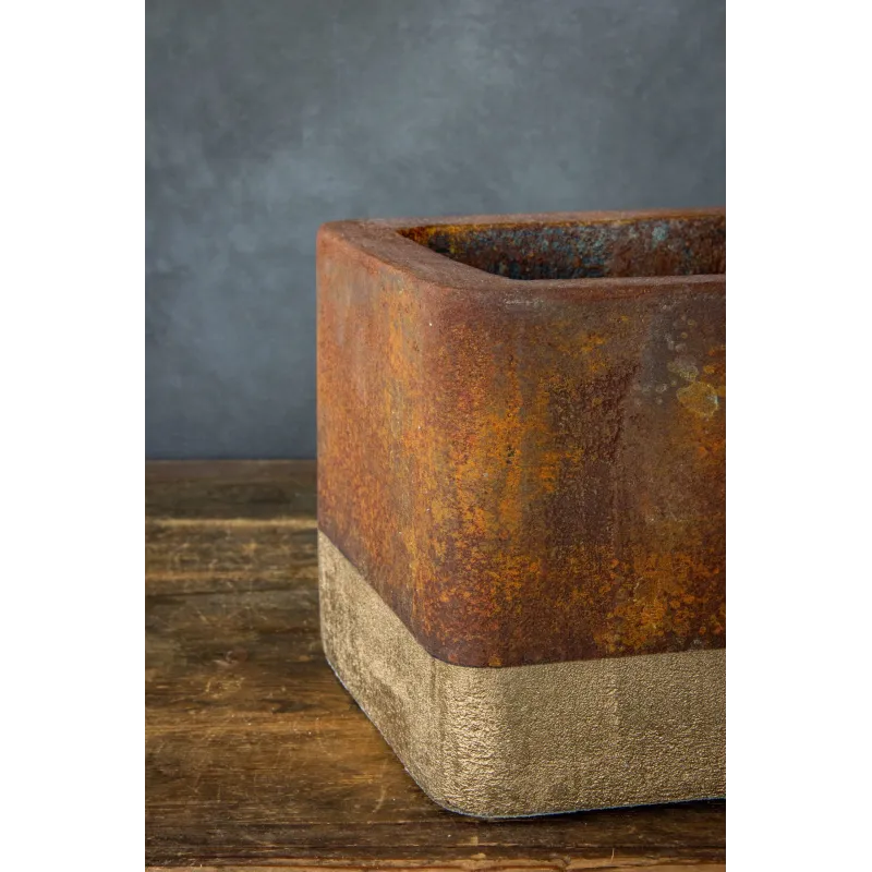 Rustykalna osłonka na doniczkę 25x25x21 cm – ręczna produkcja, trwałość i unikalny design