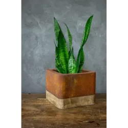 Rustykalna osłonka na doniczkę 25x25x21 cm – ręczna produkcja, trwałość i unikalny design