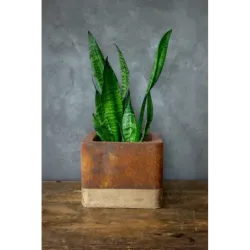 Rustykalna osłonka na doniczkę 25x25x21 cm – ręczna produkcja, trwałość i unikalny design