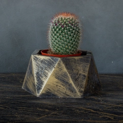 Doniczka osłonka betonowa sześciokątna czarna ze złotym wykończeniem - Dodo