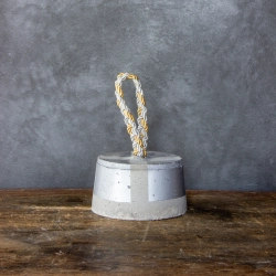 Betonowy stoper do drzwi z uchwytem – Dodo STOP 5