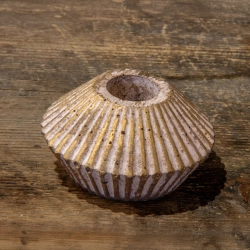 Świecznik betonowy pudrowy na 1 tealight | Ręcznie malowany dekoracyjny Dodo HP 2