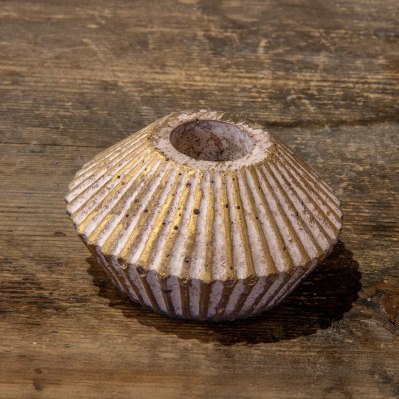 Świecznik betonowy pudrowy na 1 tealight | Ręcznie malowany dekoracyjny Dodo HP 2