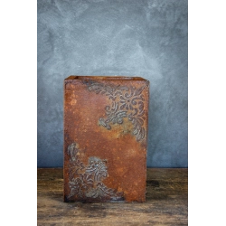 Osłonka na doniczkę wysoka brązowa 21x21x30 cm – wzór 3D w kątach, ręcznie robiona