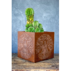 Osłonka na doniczkę z Buddą 30 x 30 x 30 cm – ręcznie malowana, rustykalna, efekt kortenu