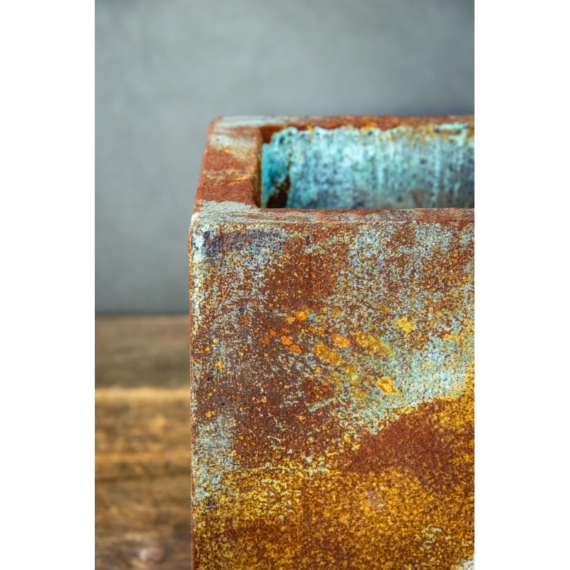 Osłonka na doniczkę loft 20 x 20 x 21 cm – unikalny design inspirowany surową elegancją industrialnych wnętrz