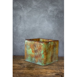 Osłonka na doniczkę efekt rdzy z zieloną patyną 25 × 25 × 21 cm – ręcznie wykonana, rustykalna, industrialna