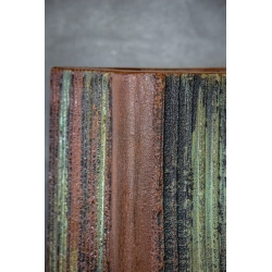 Osłonka na doniczkę loft 25 x 25 x 30 cm – rdzawa, ręcznie malowana, pionowe paski 3D