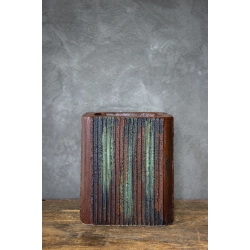 Osłonka na doniczkę loft 25 x 25 x 30 cm – rdzawa, ręcznie malowana, pionowe paski 3D