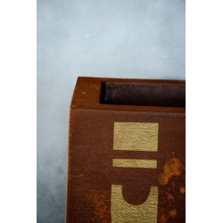 Osłonka na doniczkę efekt rdzy ze złotym wzorem 21 x 21 x 30 cm– industrialna, ręcznie wykonana