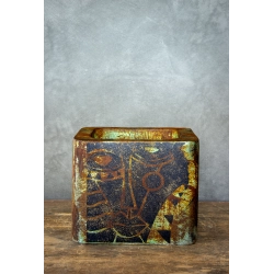 Donica loft z motywem twarzy 25×25×21 cm – Ferro Totem M | Art Con Design