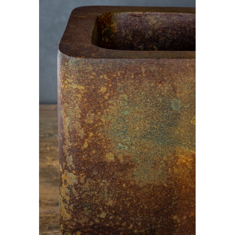 Osłonka na doniczkę efekt kortenu z patyną – ręczna, industrialna, 25 × 25 × 21 cm
