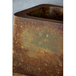 Osłonka na doniczkę efekt kortenu z patyną – ręczna, industrialna, 25 × 25 × 21 cm