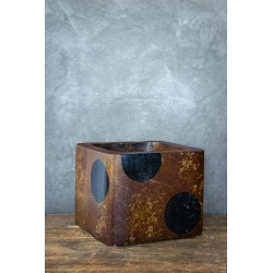 Osłonka na doniczkę z motywem planet 25 × 25 × 21 cm – industrialny efekt kortenu, ręcznie wykonana dekoracja