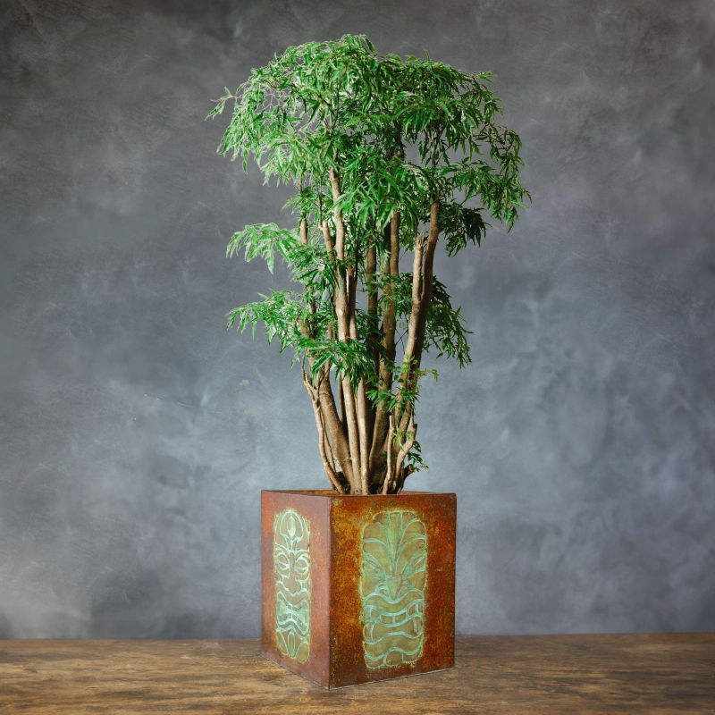 Osłonka z wypukłym wzorem 3D totemu, patynowana w turkusie i rdzy, efekt antycznego metalu