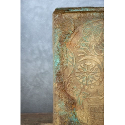 Donica loft z motywem czaszki 25×25×30 cm – Ferro Farfalla Gold LHR | Art Con Design