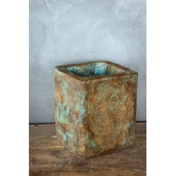 Donica loft z motywem czaszki 25×25×30 cm – Ferro Farfalla Gold LHR | Art Con Design