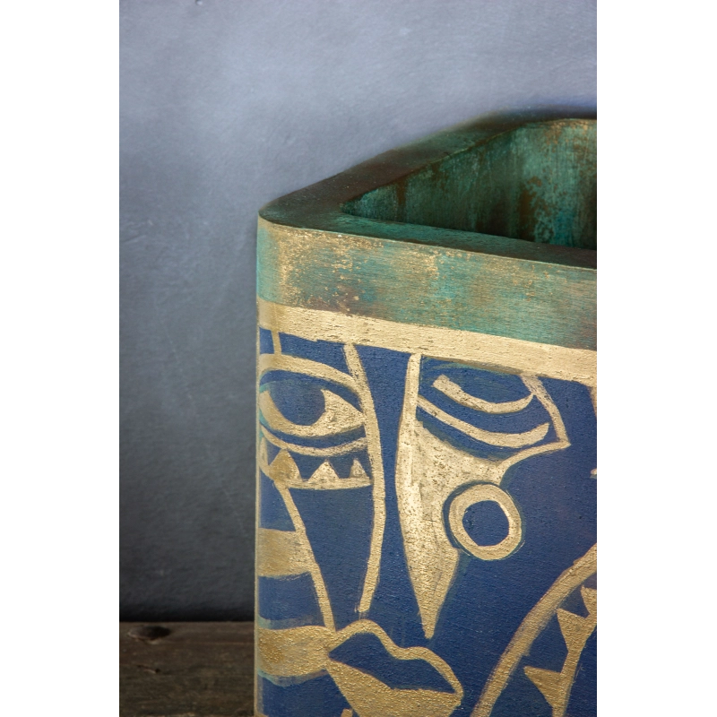 Osłonka na doniczkę z abstrakcyjnym wzorem 30 × 30 × 30 cm – ręcznie malowana, turkusowa patyna i złote akcenty