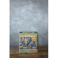 Osłonka na doniczkę z abstrakcyjnym wzorem 30 × 30 × 30 cm – ręcznie malowana, turkusowa patyna i złote akcenty