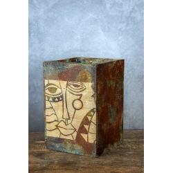 Luksusowa osłonka na doniczkę ze złotym artystycznym motywem 21 x 21 x 30 cm – efekt kortenu, ręcznie wykonana