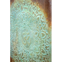 Luksusowa osłonka na doniczkę z symbolem OM 30 × 30 × 30 cm – efekt kortenu, ręcznie wykonana