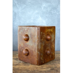 Luksusowa osłonka z wypukłymi formami 3D – efekt kortenu, ręcznie patynowana, 25×25×30 cm