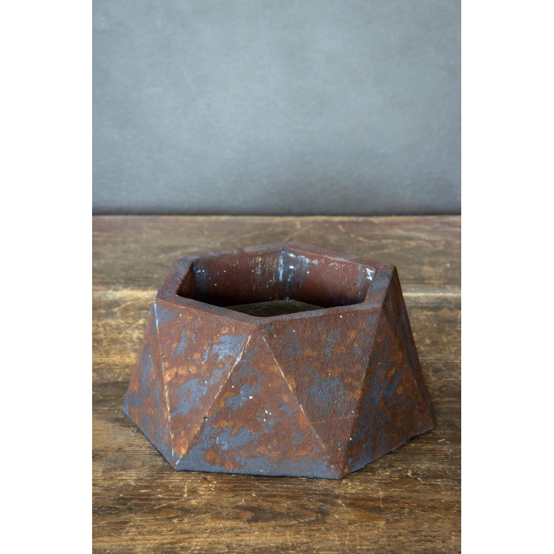 Betonowa donica geometryczna 12 cm – efekt kortenu, ręcznie wykonana, design premium