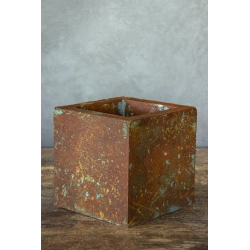 Betonowa donica 15×15×15 cm – efekt rdzy i turkusowej patyny