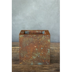 Betonowa donica 15×15×15 cm – efekt rdzy i turkusowej patyny