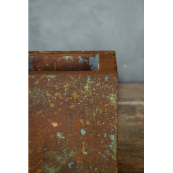 Betonowa osłonka 15×15×15 cm – efekt rdzy i turkusowej patyny