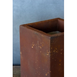Donica industrialna z rdzawym wykończeniem 21 x 21 x 30 cm – odporna na UV i wodę, ręcznie wykonana