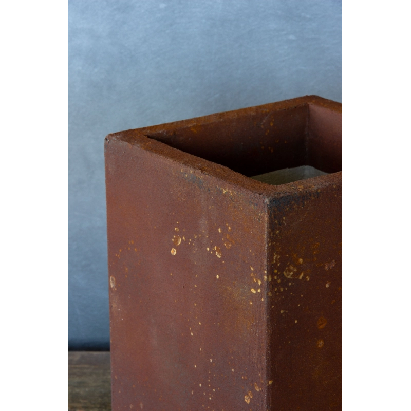 Donica industrialna z rdzawym wykończeniem 21 x 21 x 30 cm – odporna na UV i wodę, ręcznie wykonana