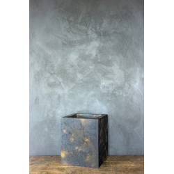 Luksusowa czarna donica ze złotym efektem – ręcznie wykonana 25×25×30 cm
