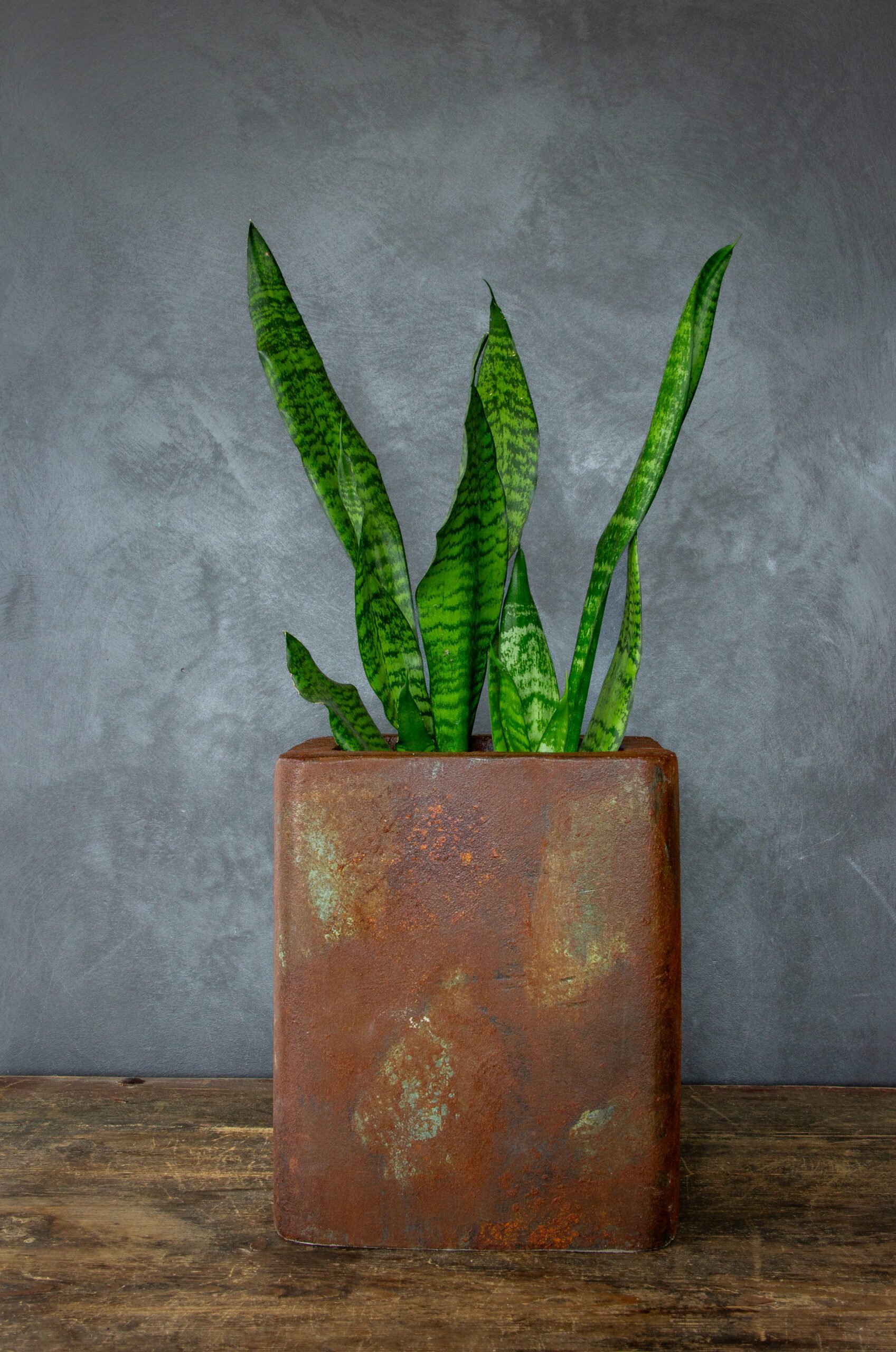 Rustykalna osłonka na doniczkę loftowa 25x25x30 cm, ręcznie robiona