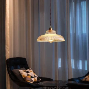 Lampa szklana wisząca pojedyncza do salonu – styl nordycki